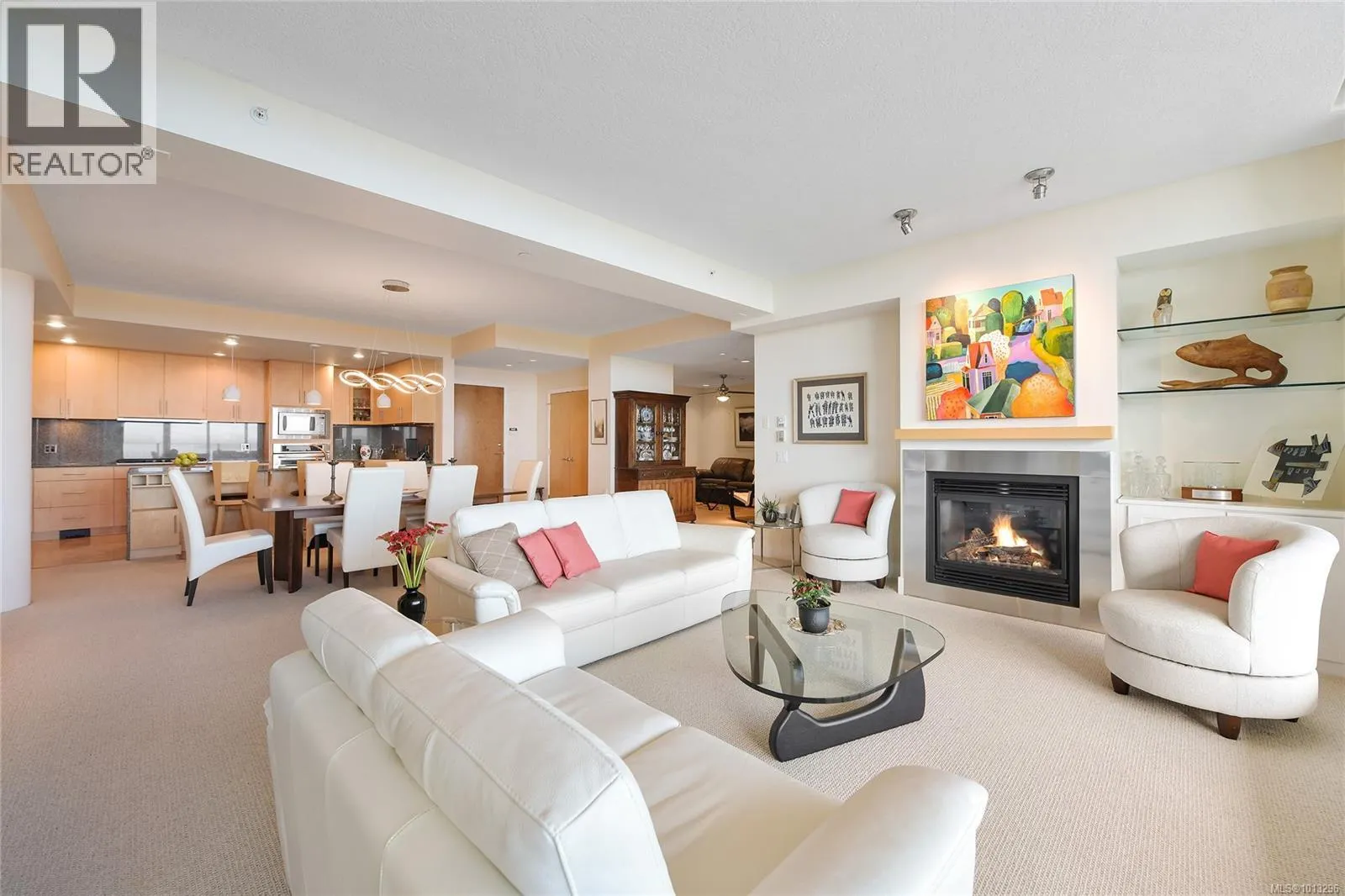 502 748 Sayward Hill Terr