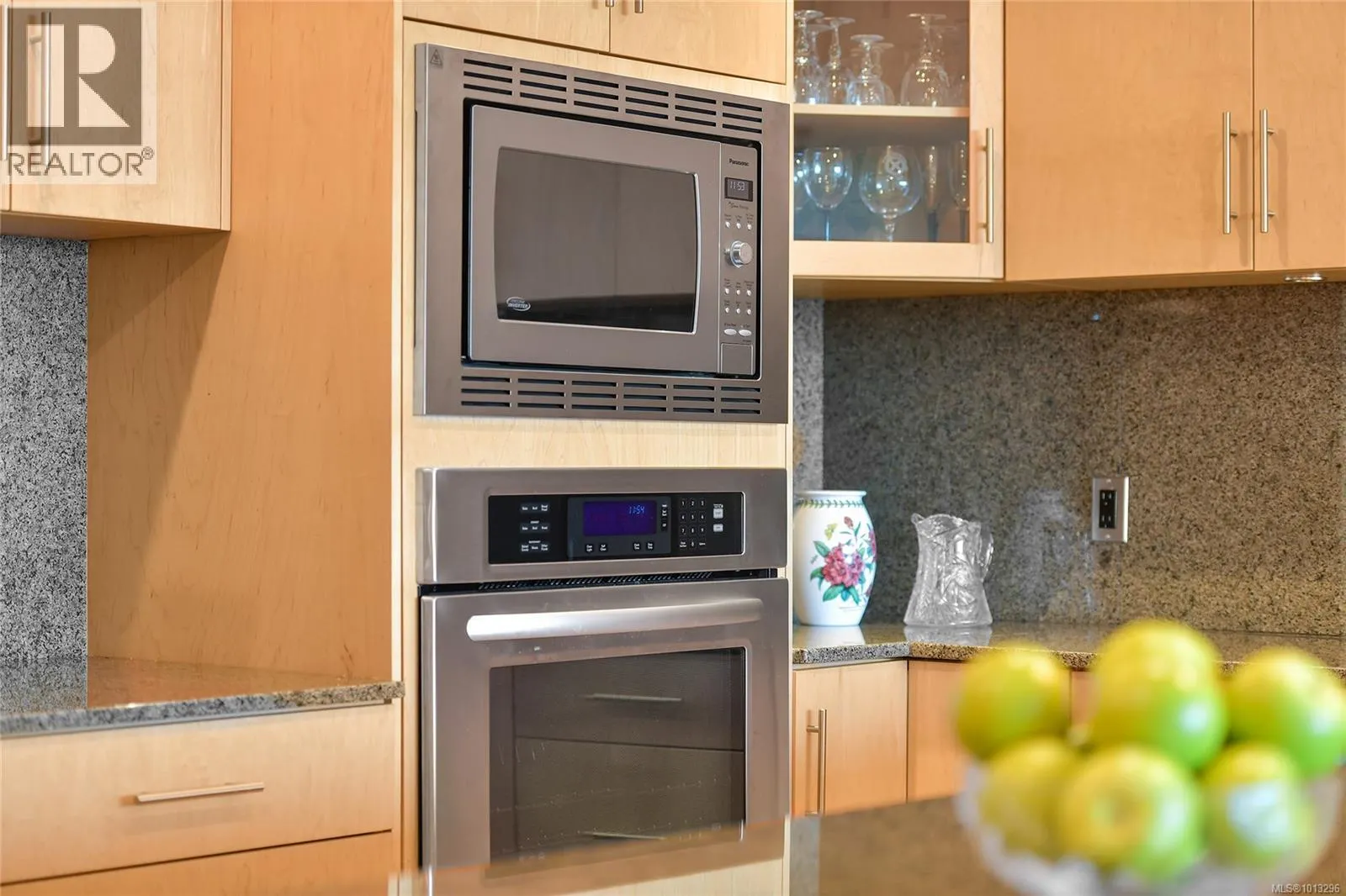 502 748 Sayward Hill Terr