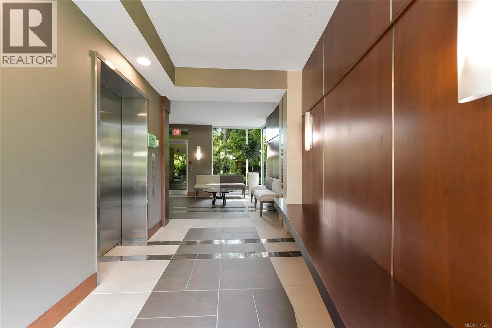 502 748 Sayward Hill Terr
