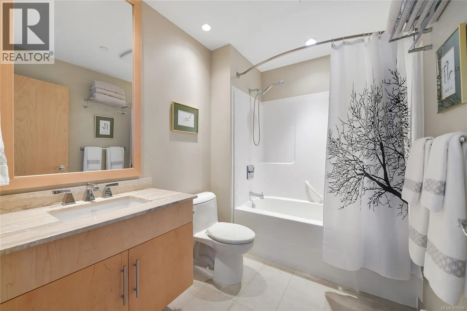 502 748 Sayward Hill Terr