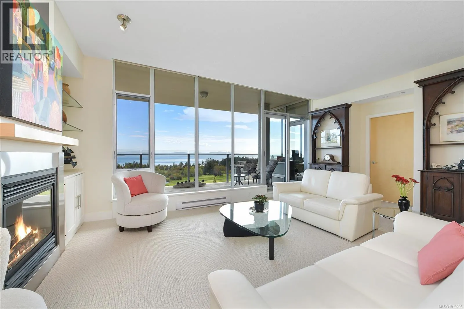 502 748 Sayward Hill Terr