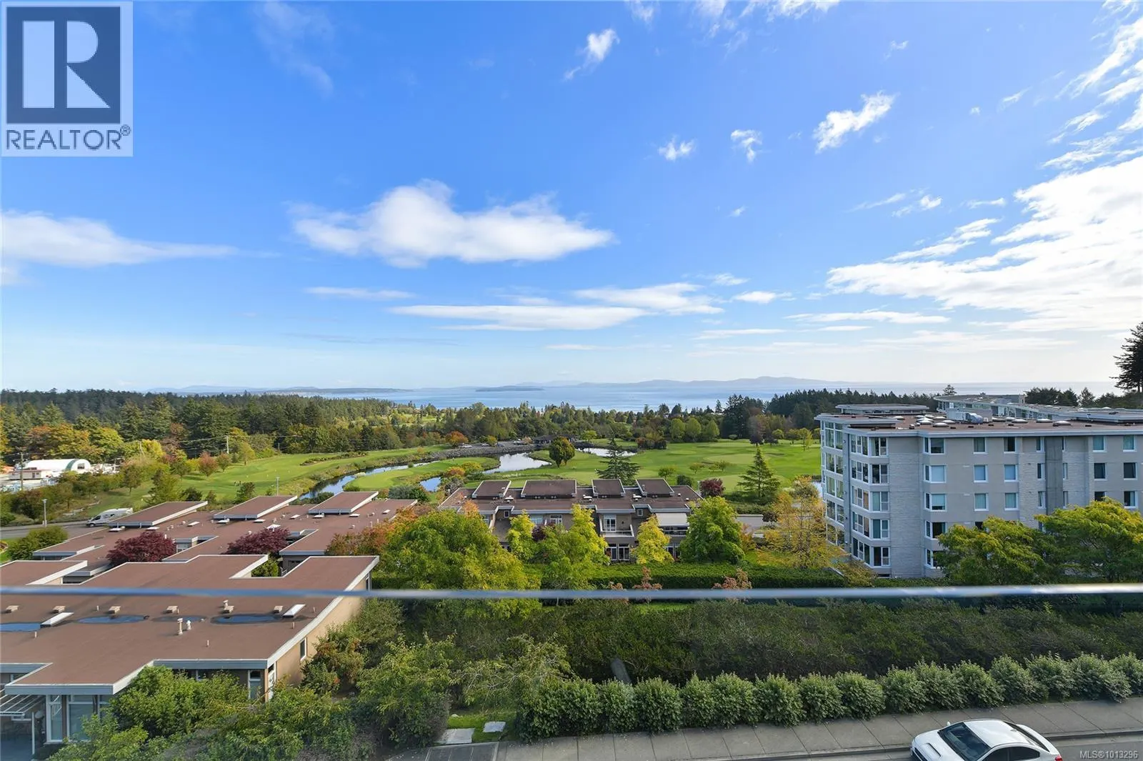502 748 Sayward Hill Terr