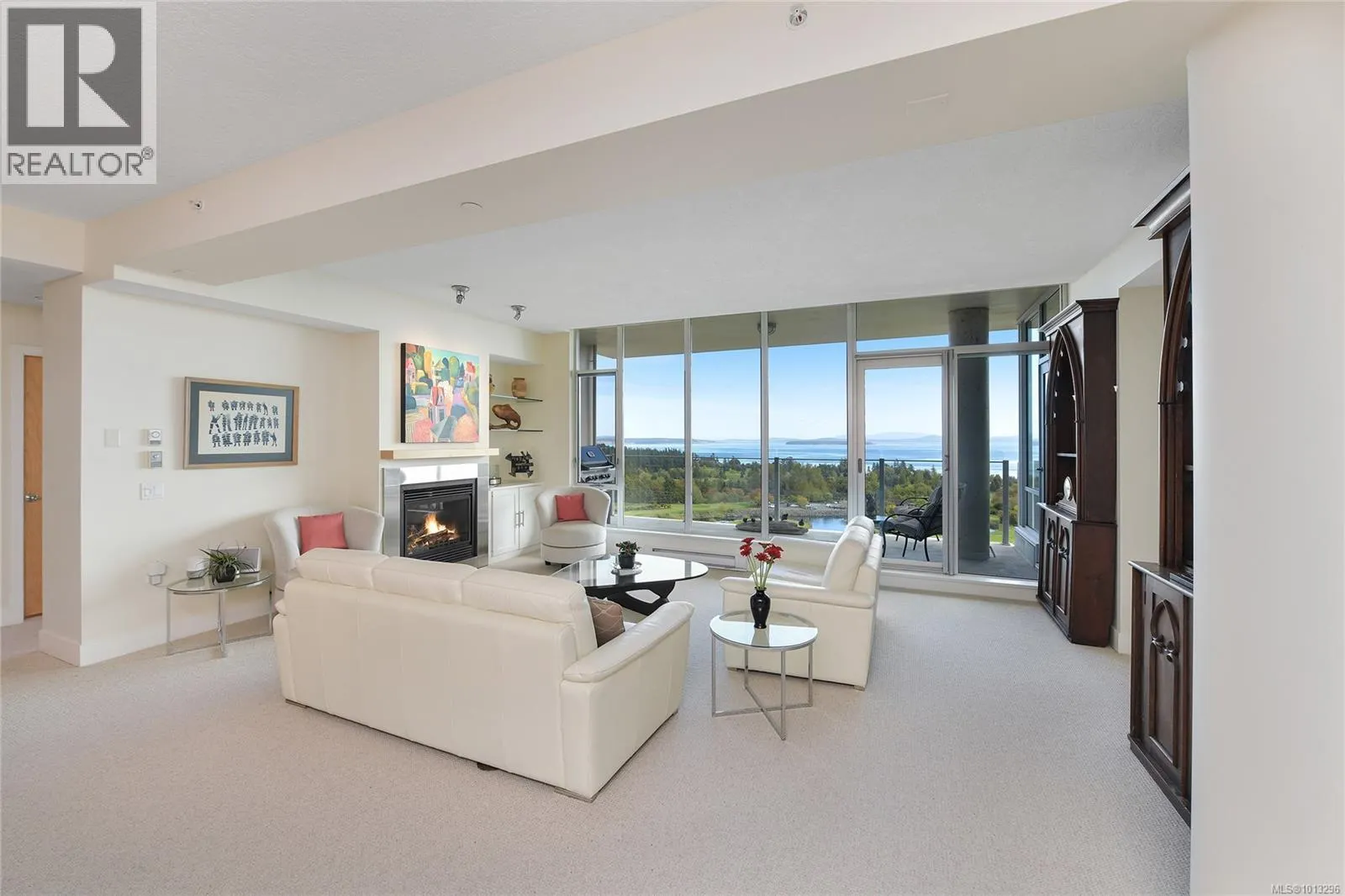 502 748 Sayward Hill Terr