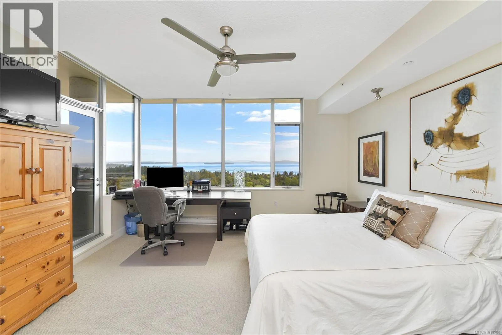 502 748 Sayward Hill Terr
