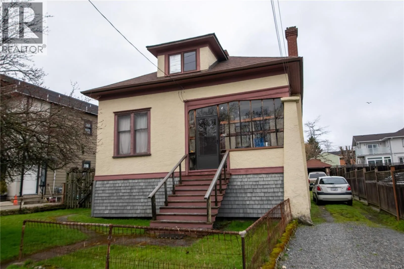 920 Cloverdale Ave
