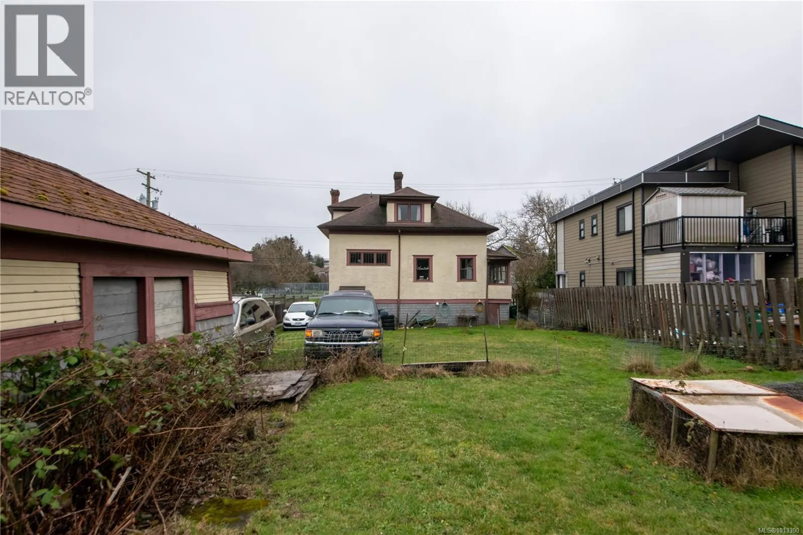 920 Cloverdale Ave