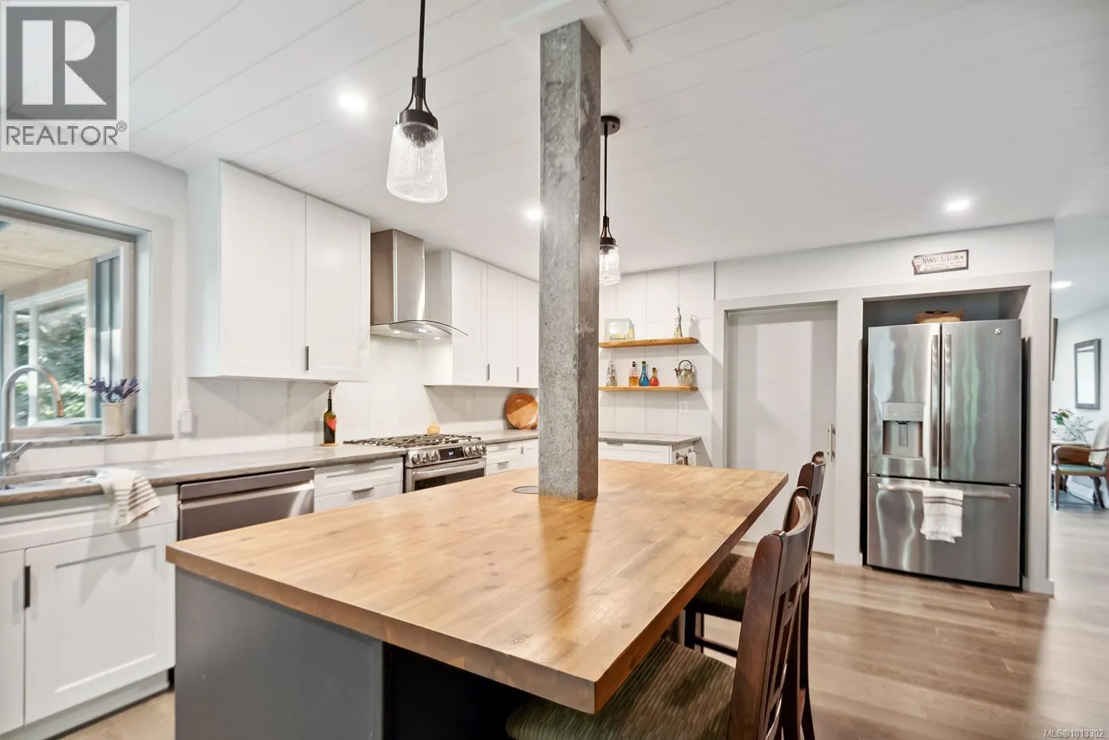 1220 Margaret Pl