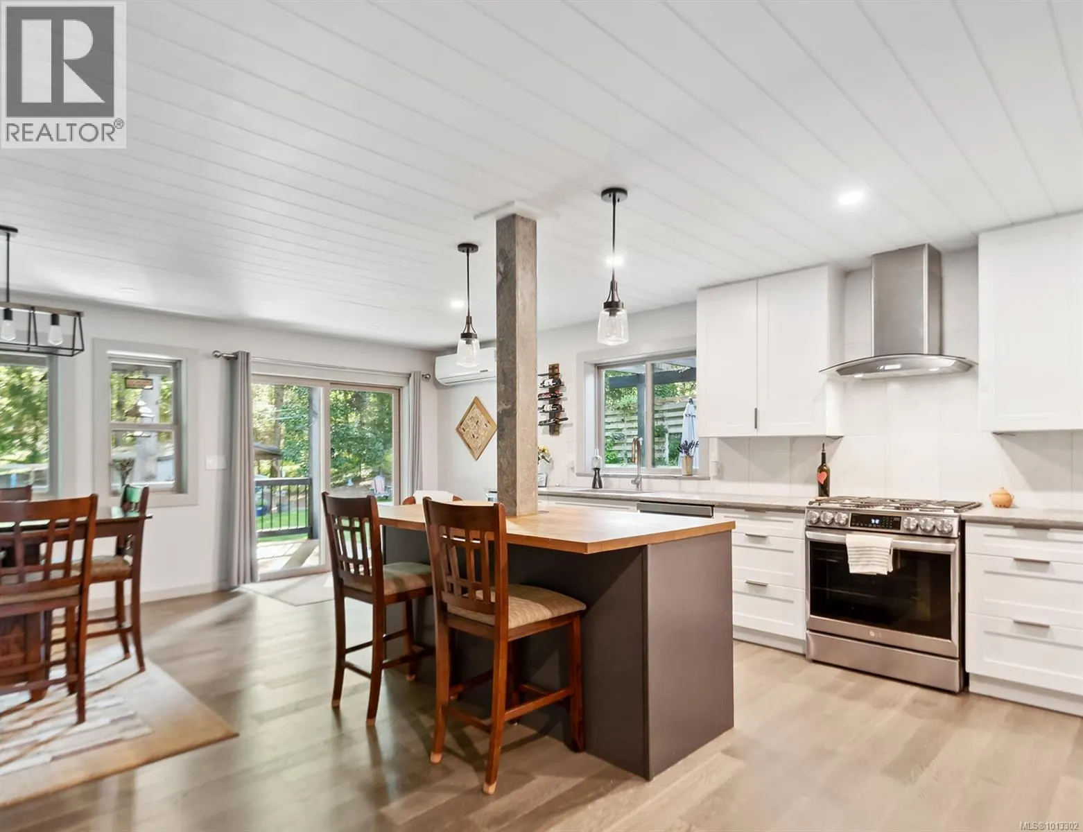1220 Margaret Pl