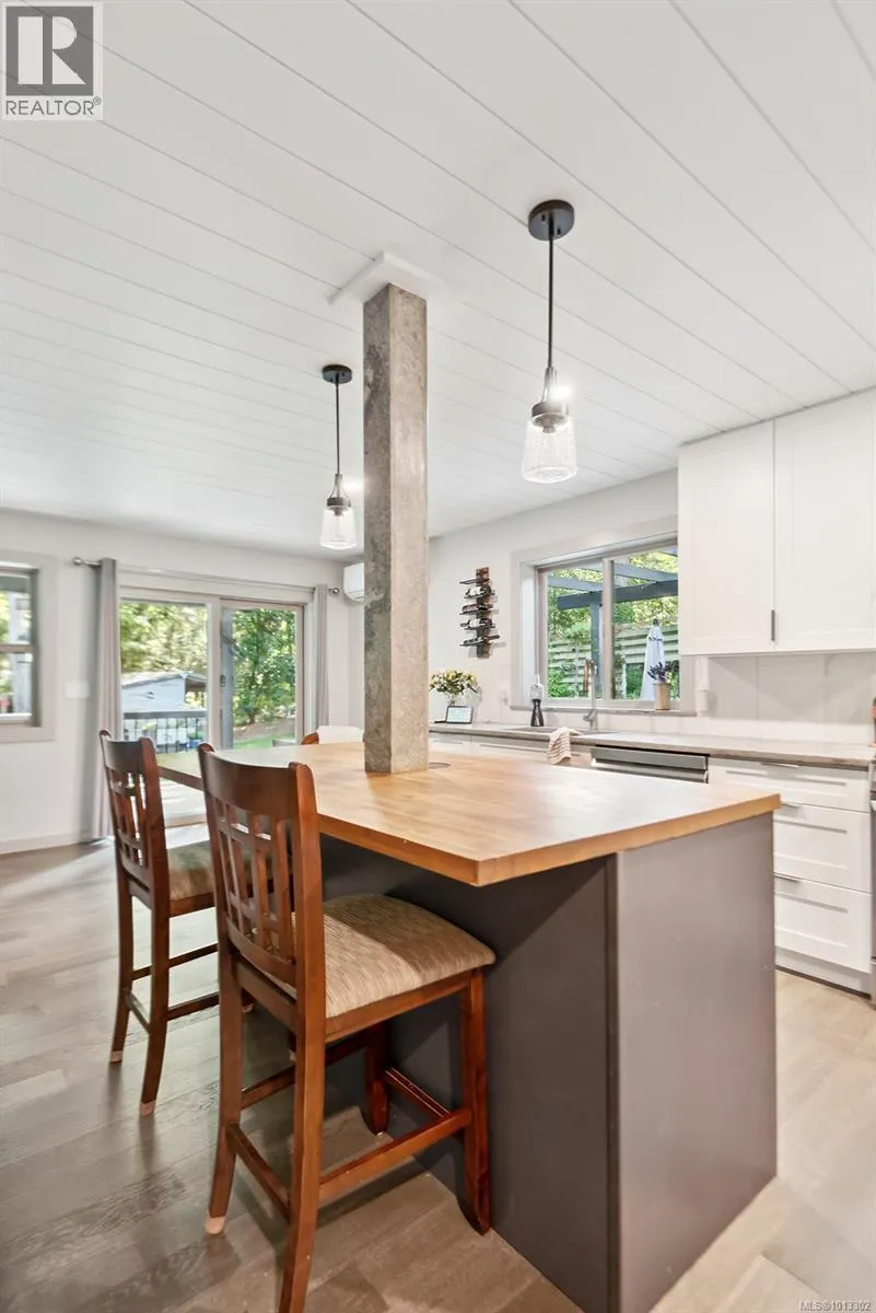 1220 Margaret Pl