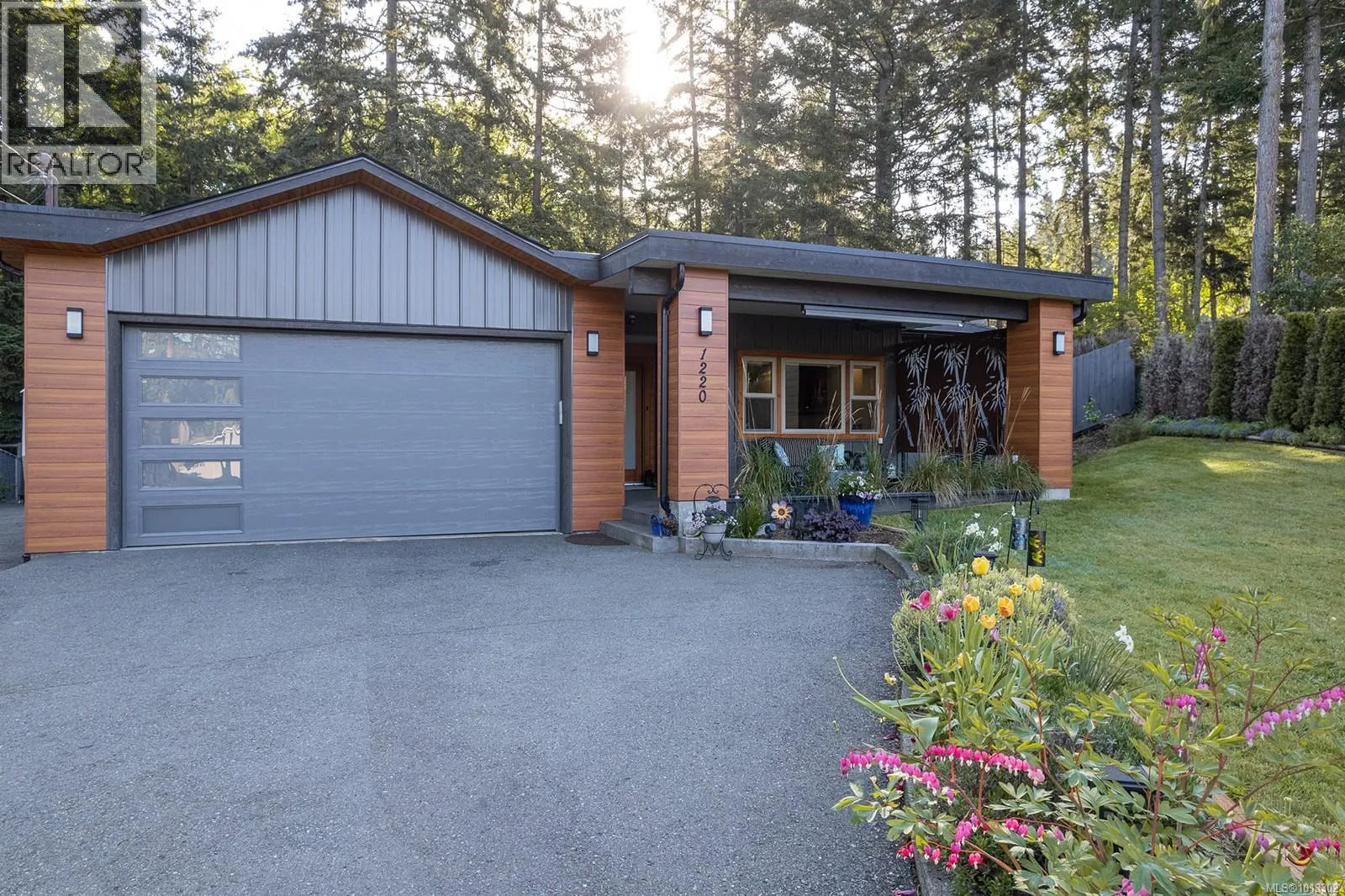1220 Margaret Pl