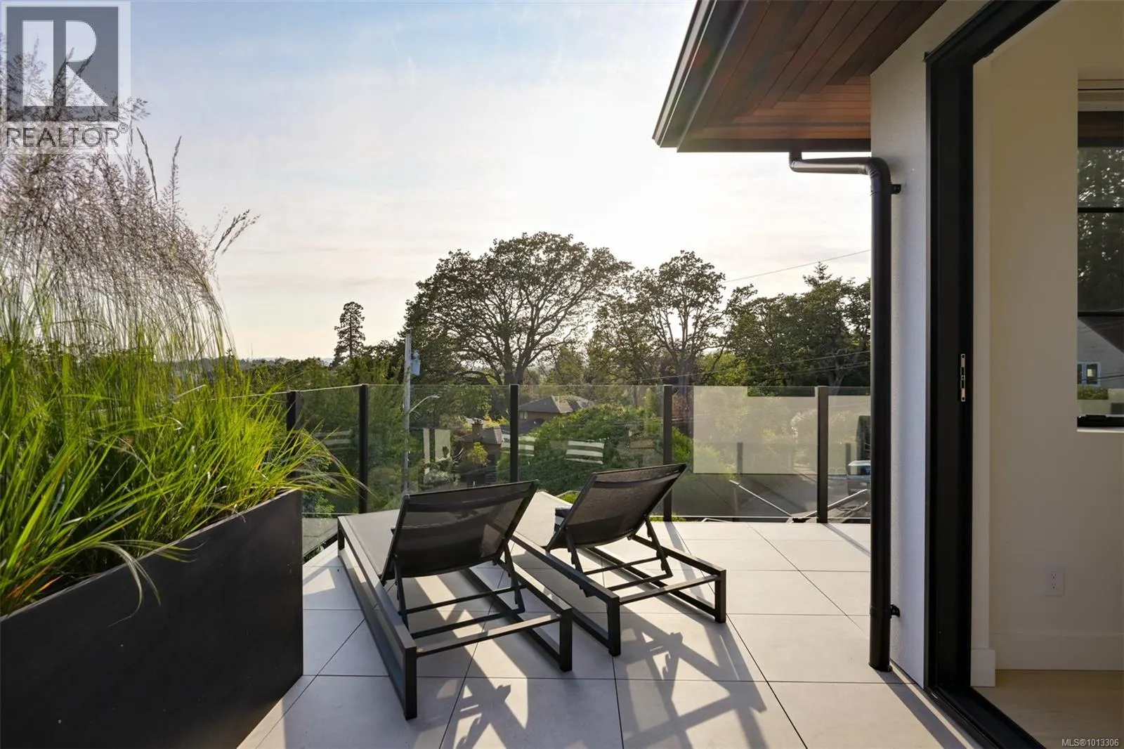 717 Robleda Cres