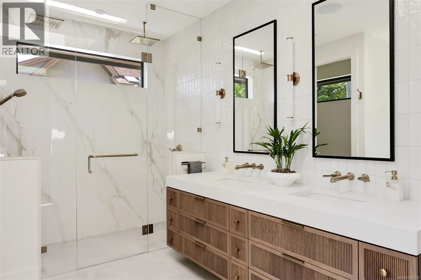 717 Robleda Cres
