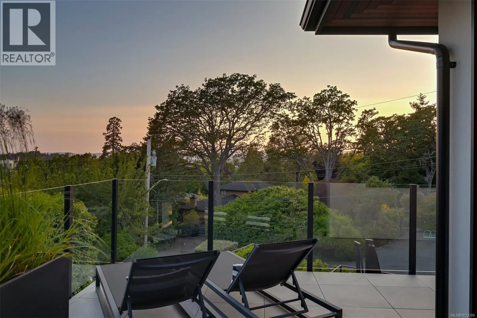 717 Robleda Cres