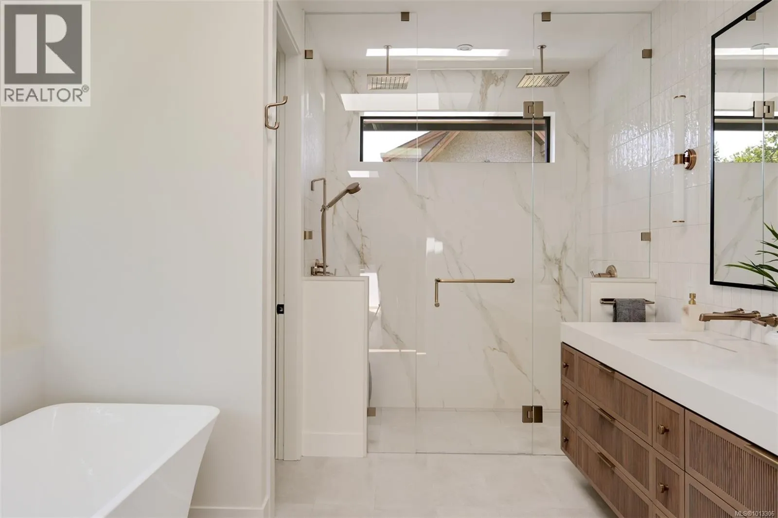 717 Robleda Cres