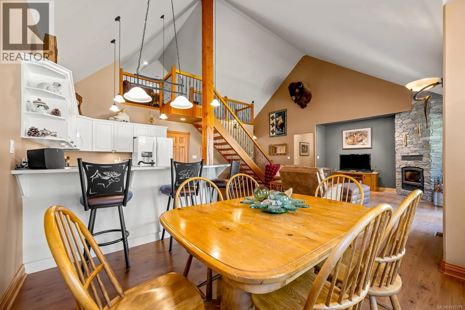 2435 Charleville Rd