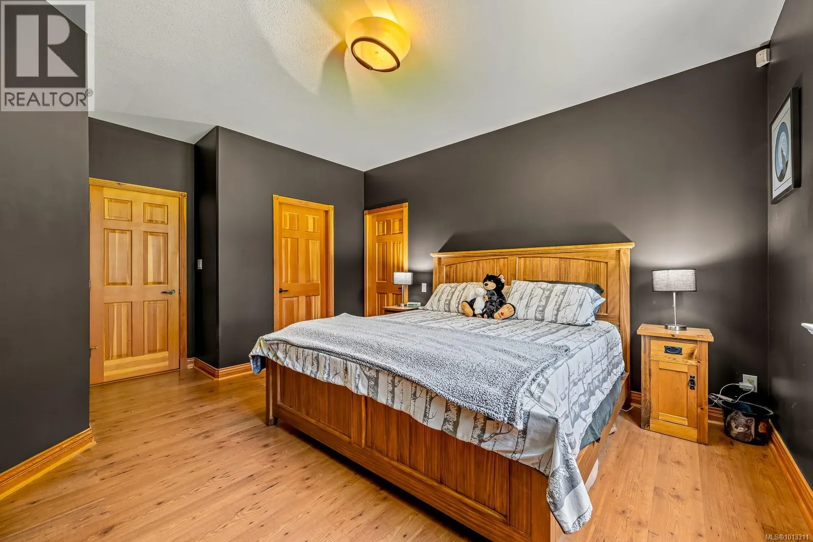 2435 Charleville Rd