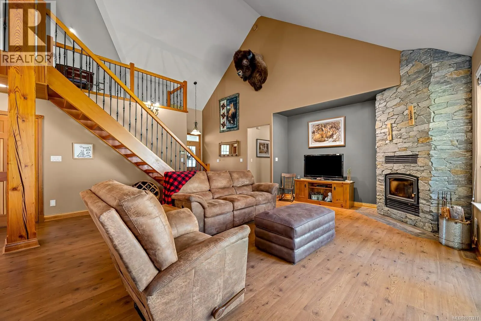 2435 Charleville Rd