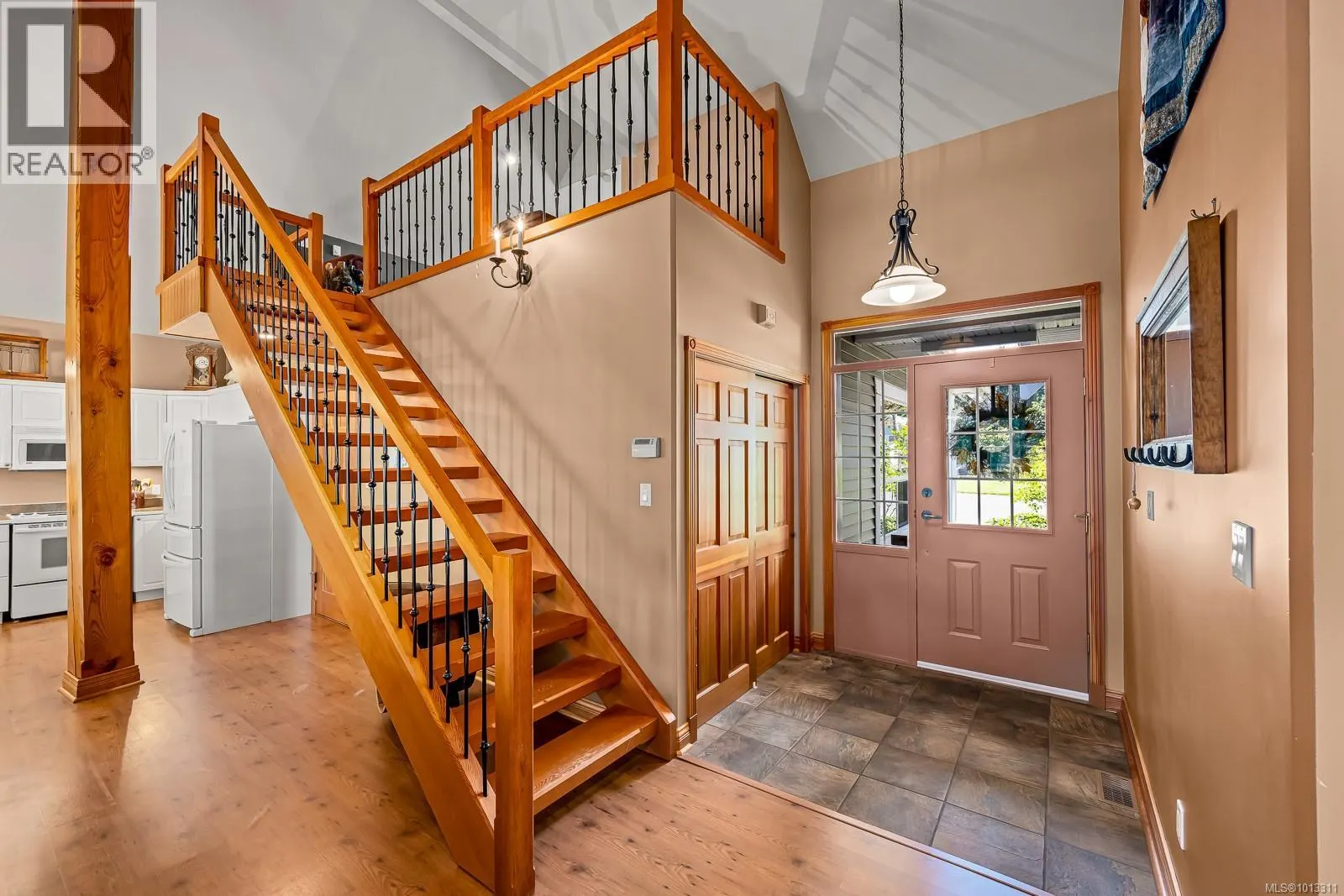 2435 Charleville Rd