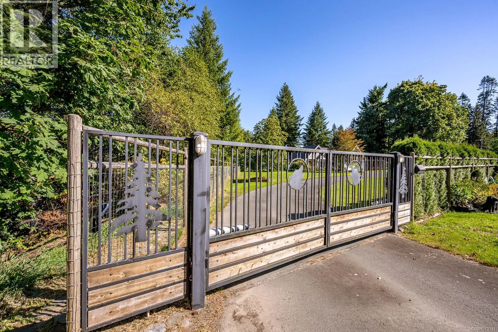 2435 Charleville Rd