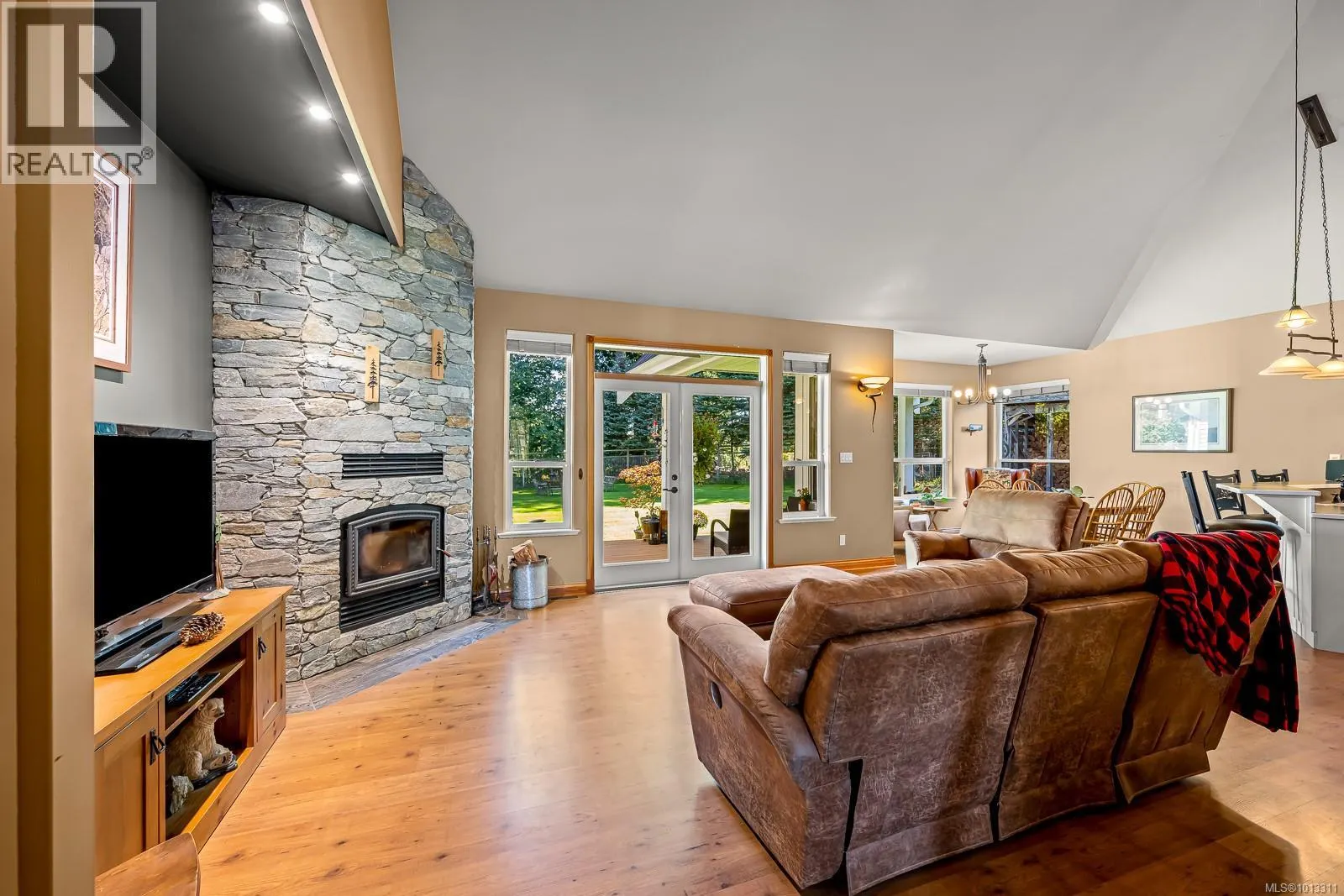 2435 Charleville Rd