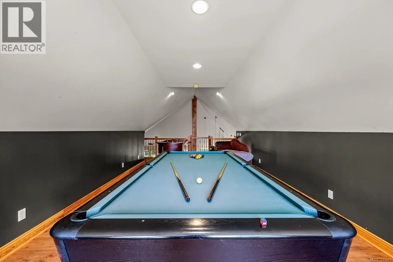 2435 Charleville Rd