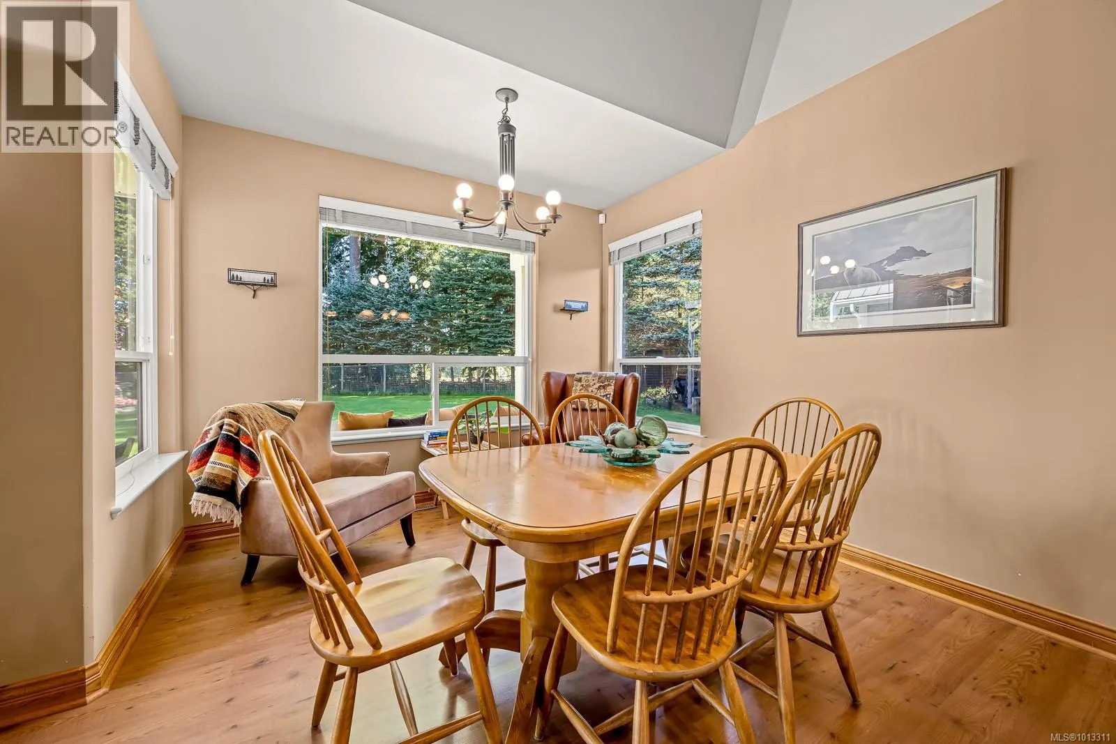 2435 Charleville Rd