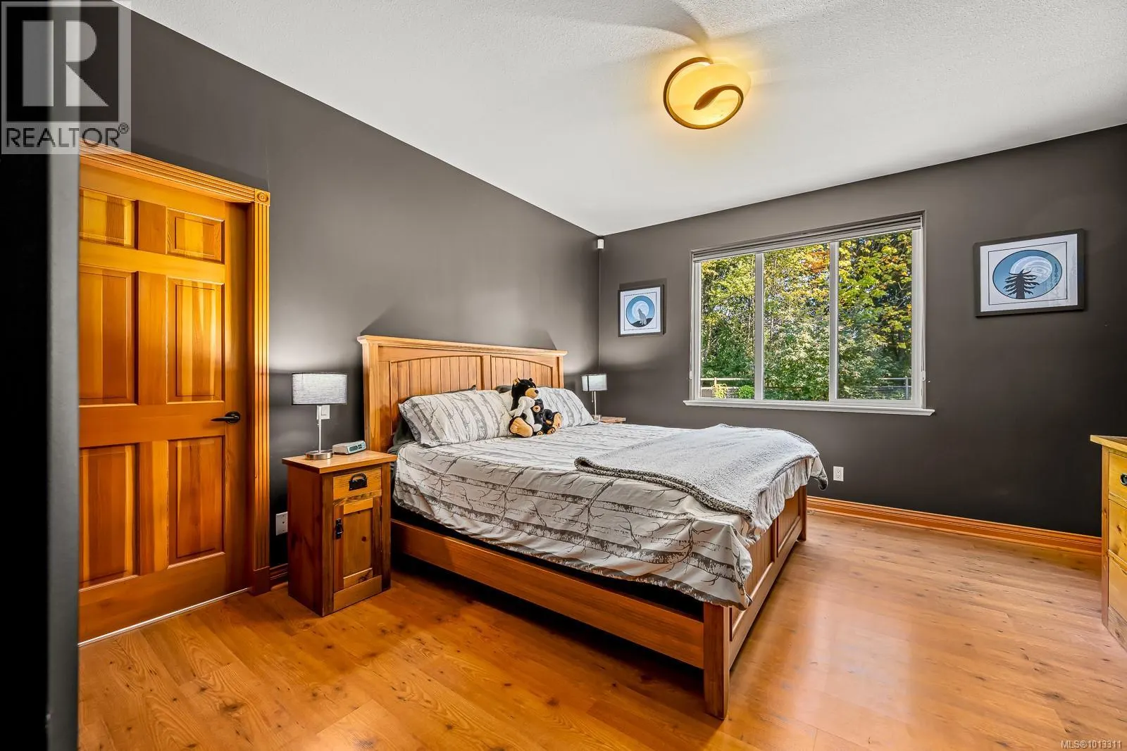 2435 Charleville Rd