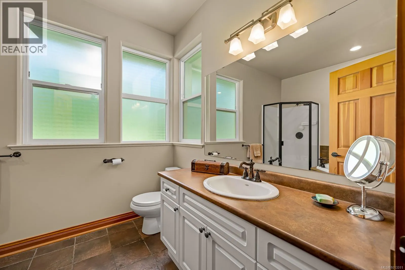 2435 Charleville Rd