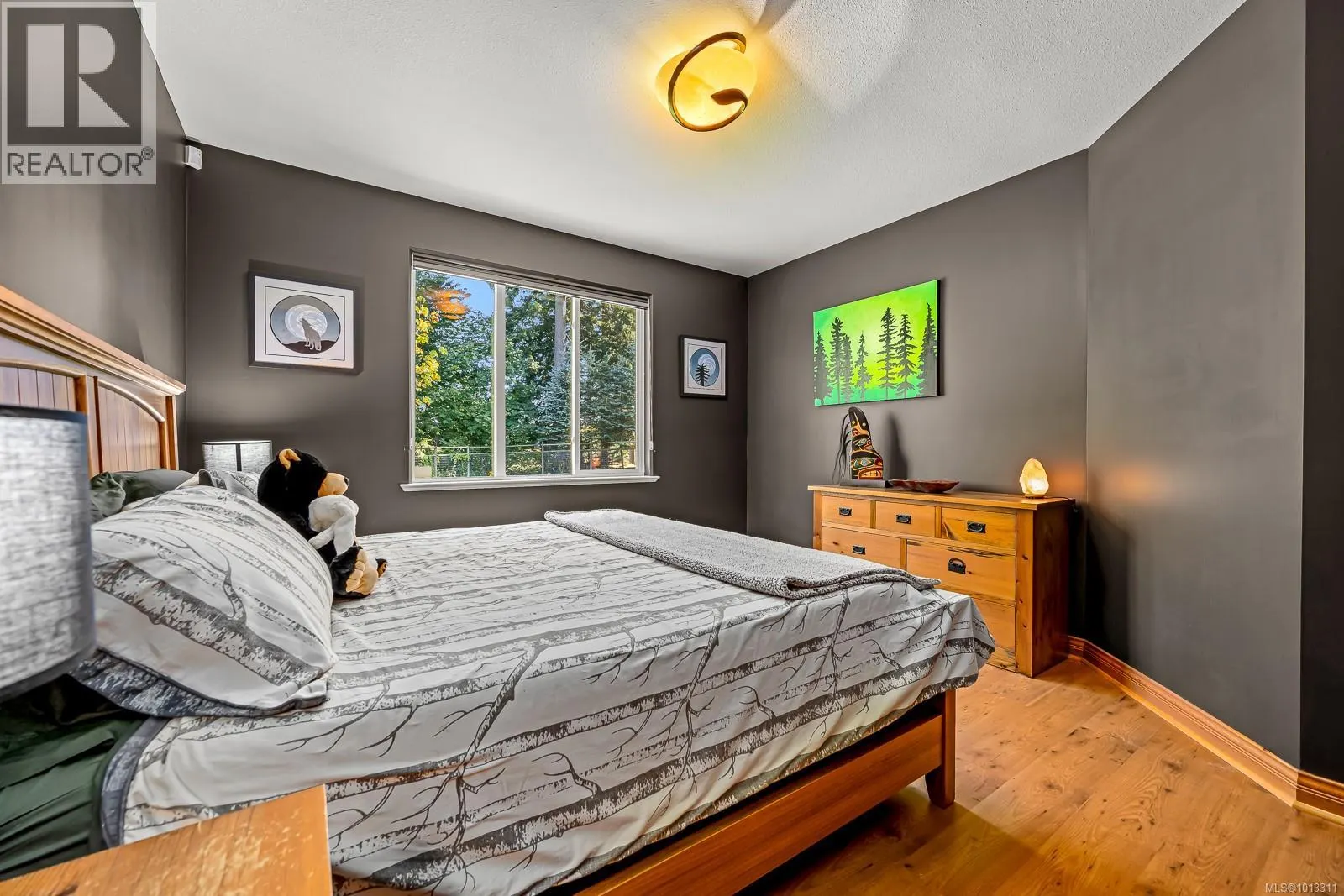 2435 Charleville Rd