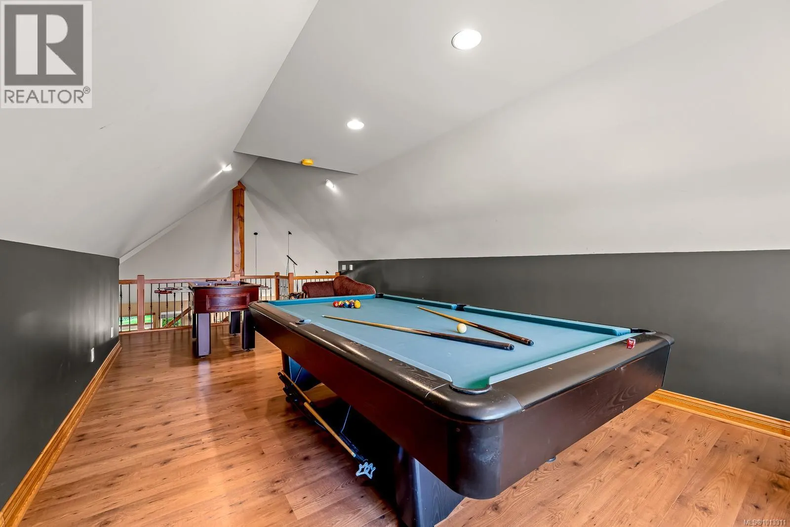 2435 Charleville Rd