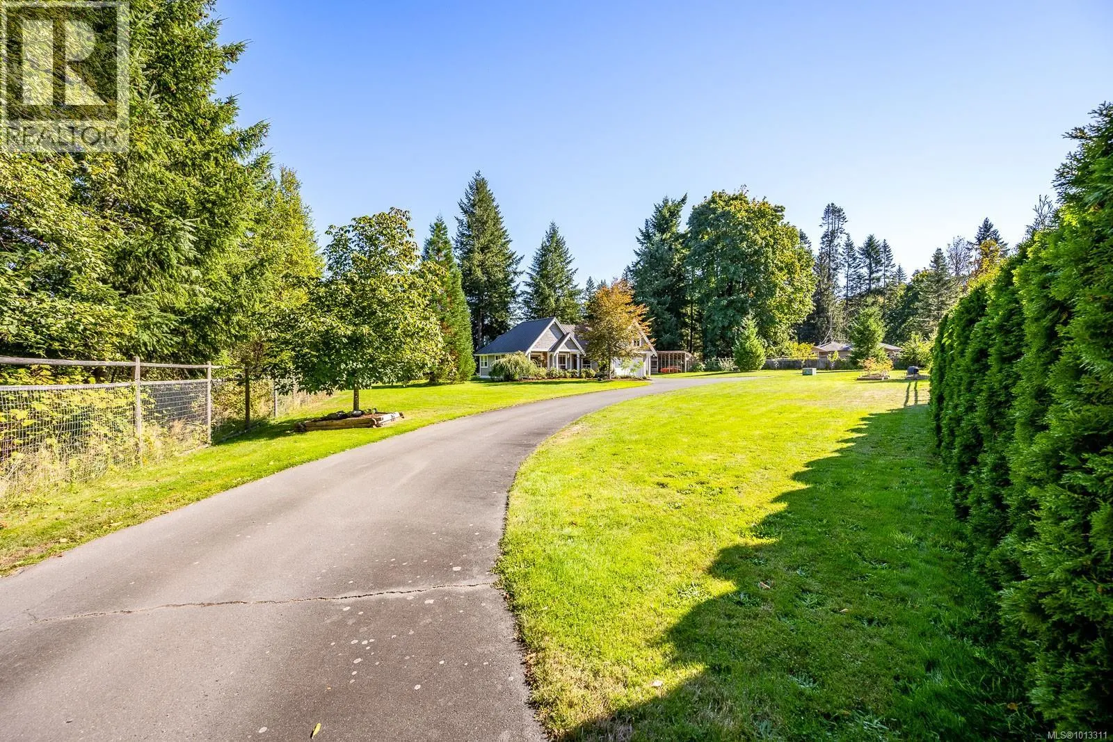 2435 Charleville Rd