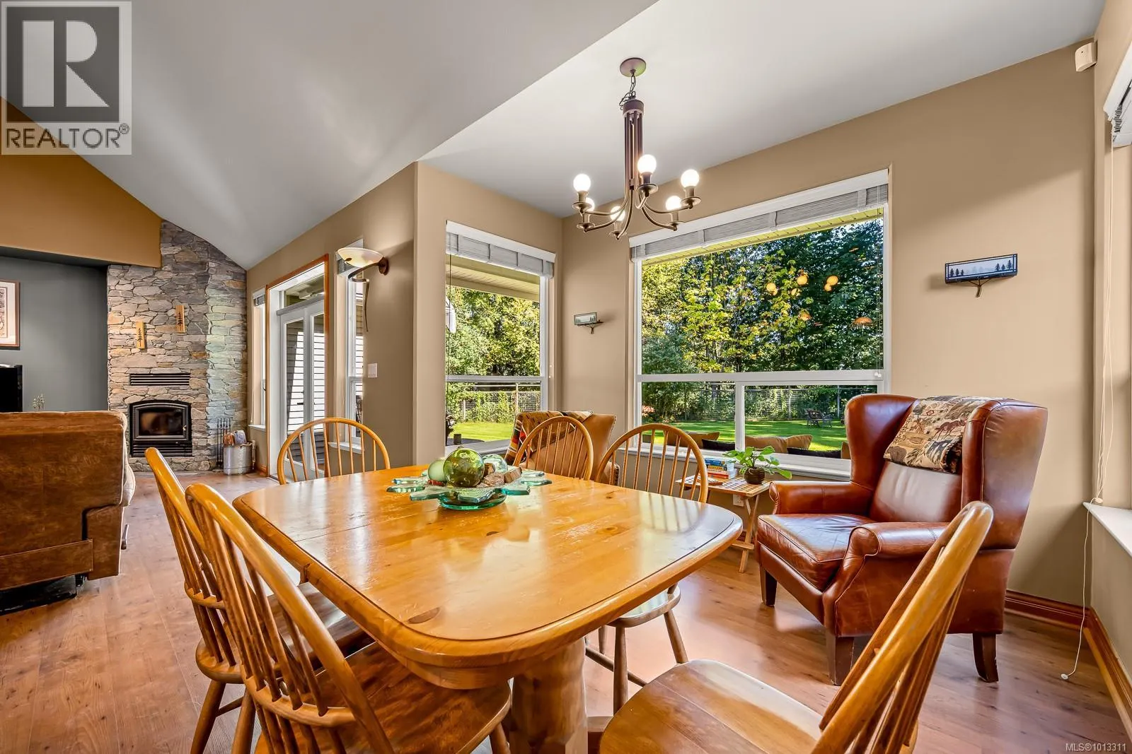 2435 Charleville Rd