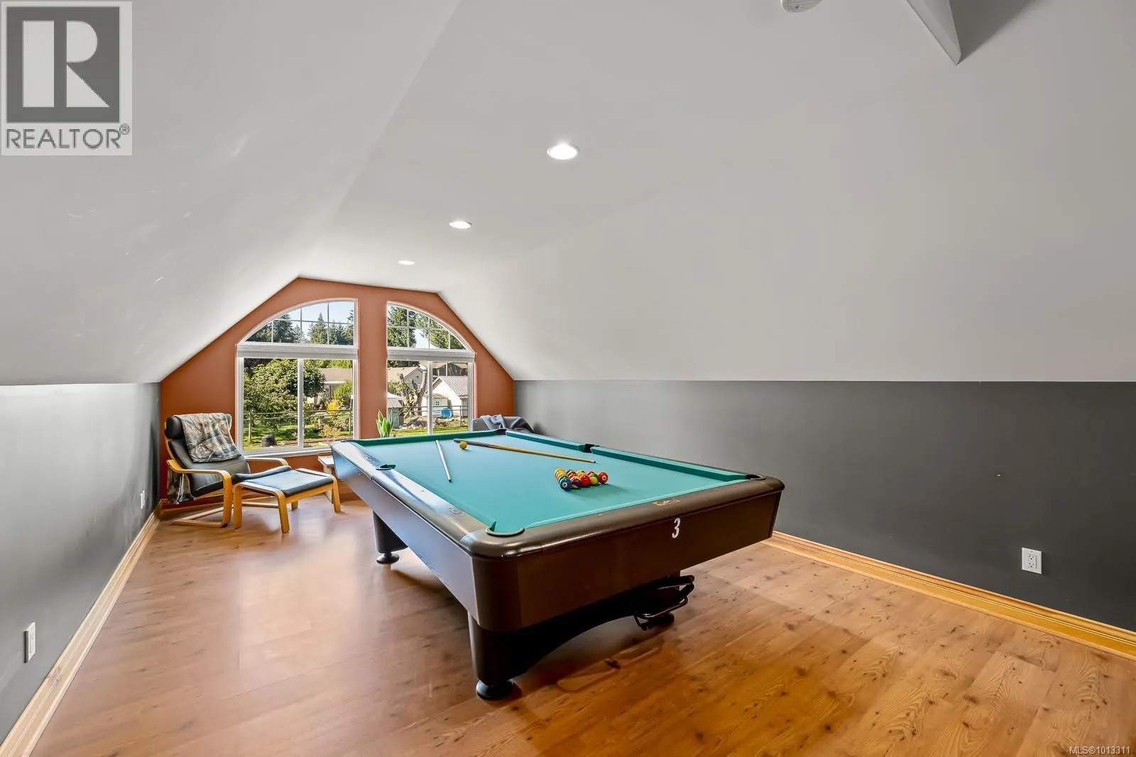 2435 Charleville Rd