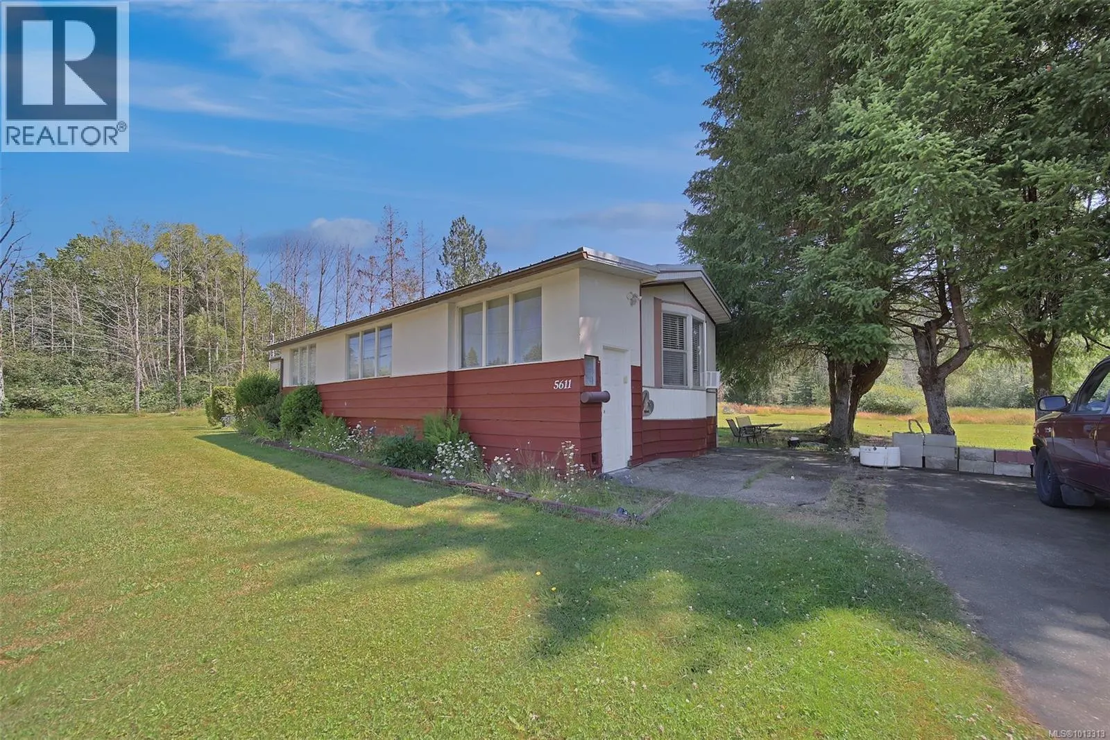 5611 Strick Rd