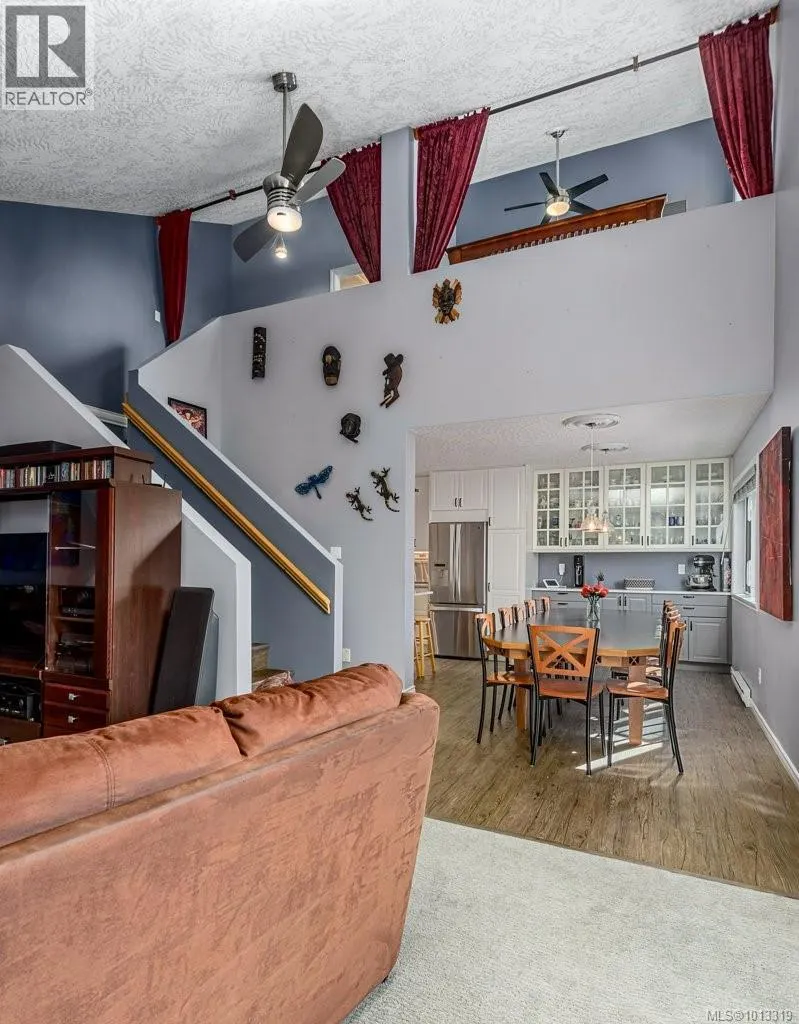 D 828 Washington Way
