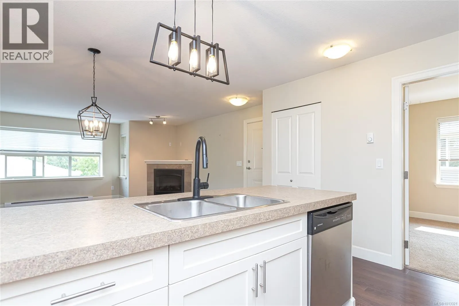 201 4436 Hedgestone Pl