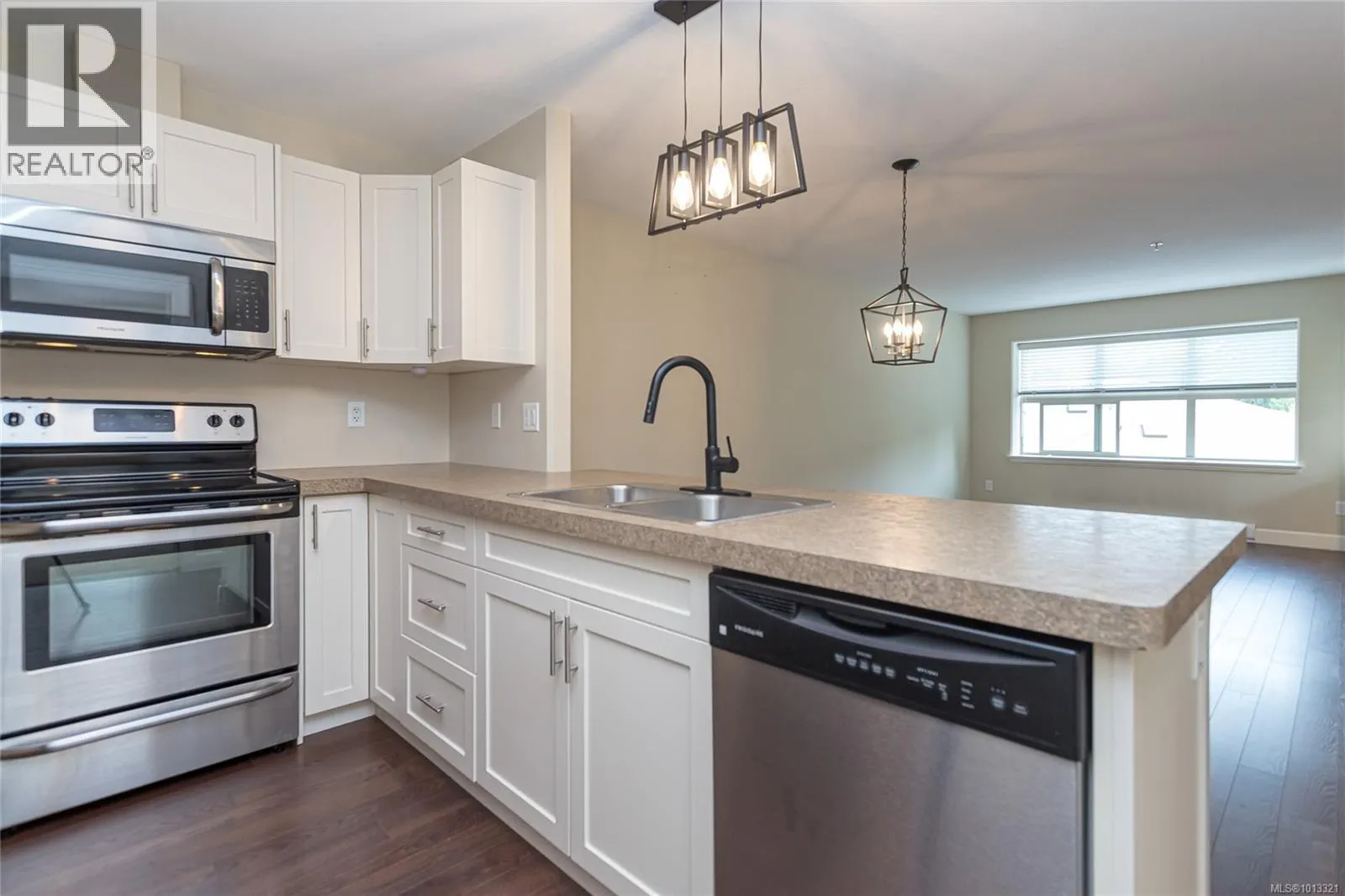 201 4436 Hedgestone Pl