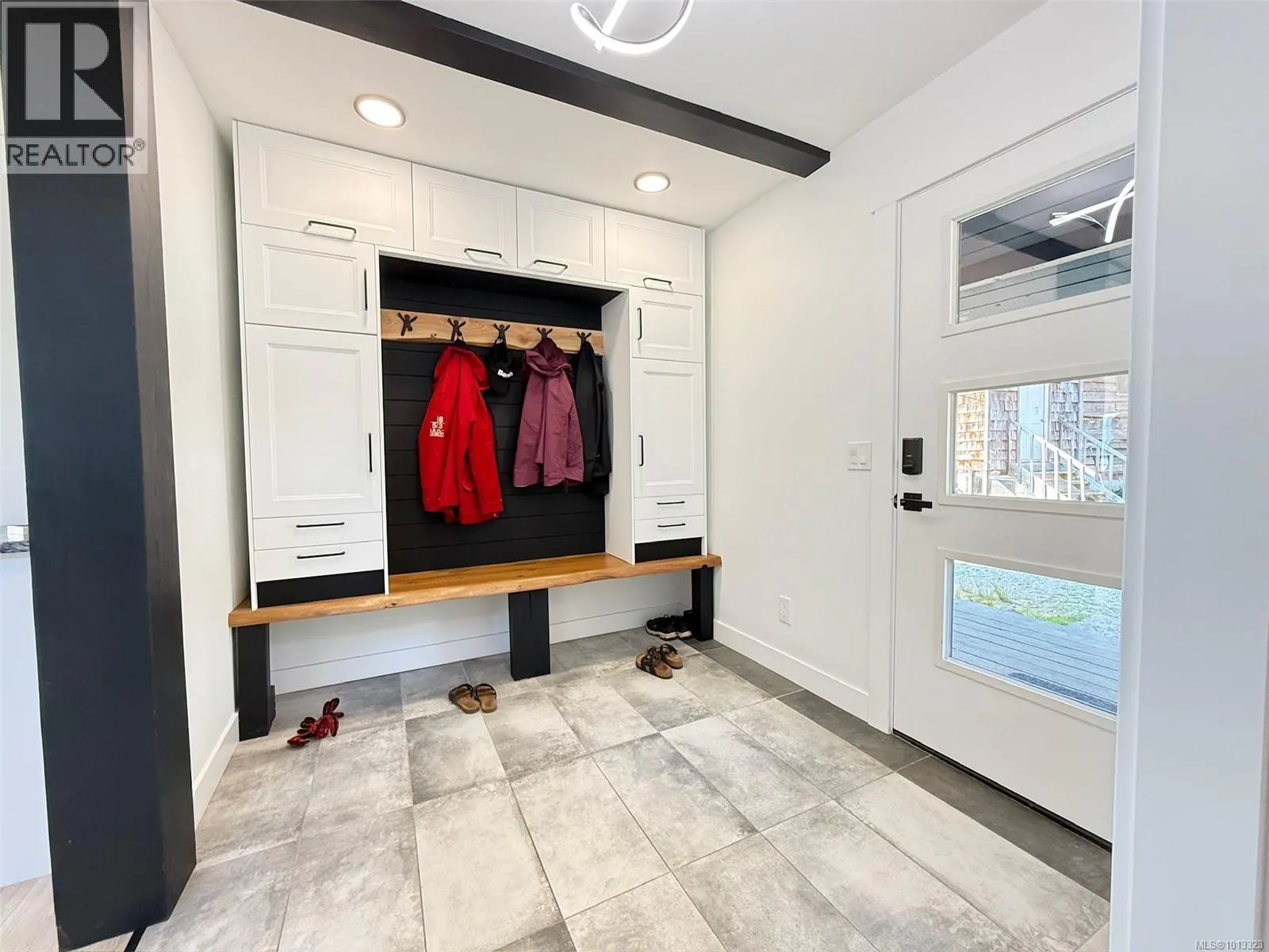305 Kaleva Rd