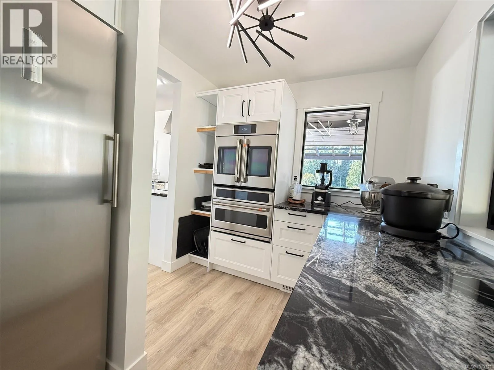 305 Kaleva Rd