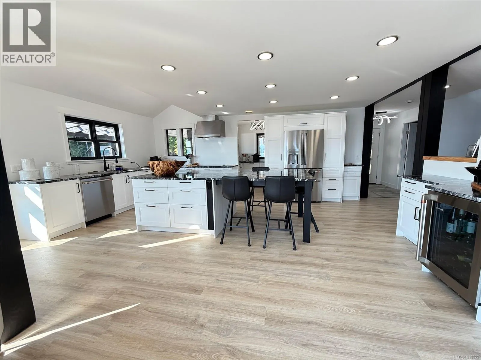 305 Kaleva Rd
