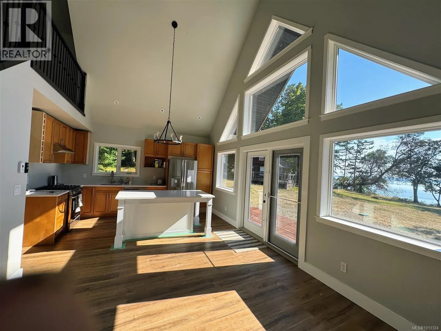 SL94 313 Evergreen Lane
