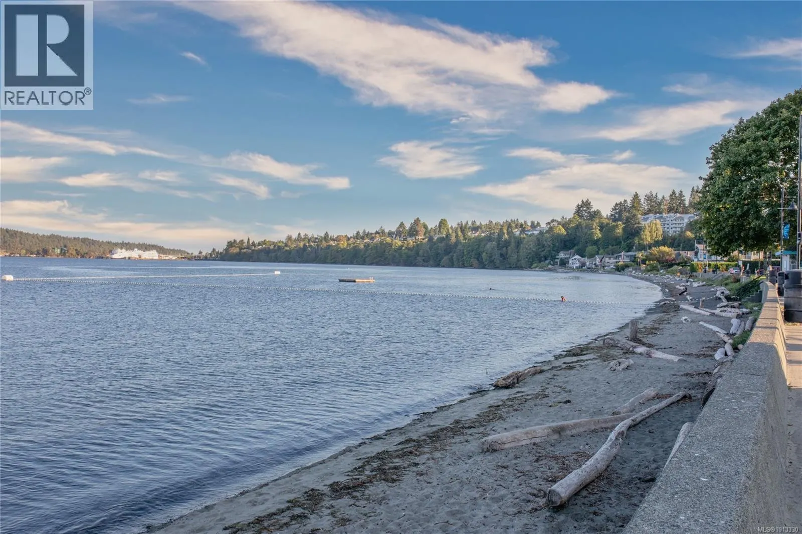 308 2815 Departure Bay Rd