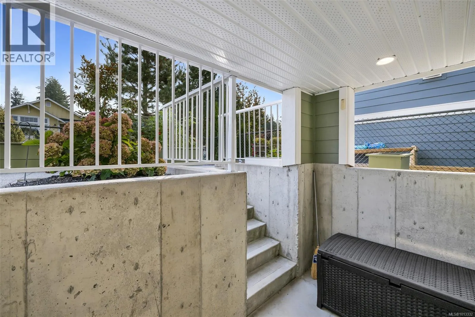283 Edgewood Cres