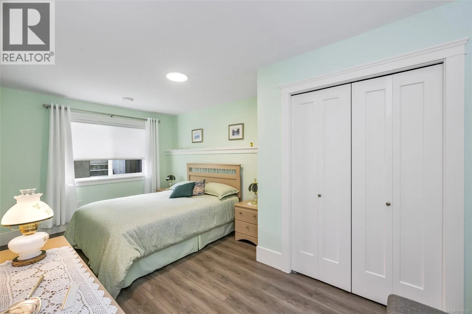 283 Edgewood Cres