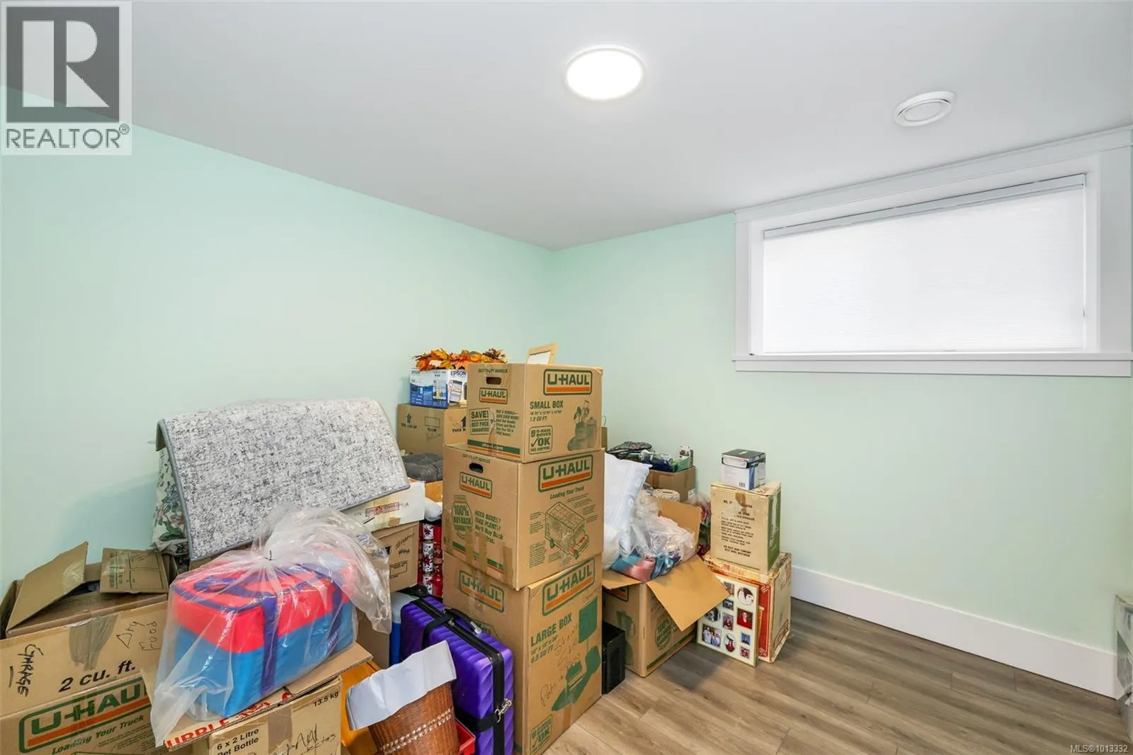 283 Edgewood Cres