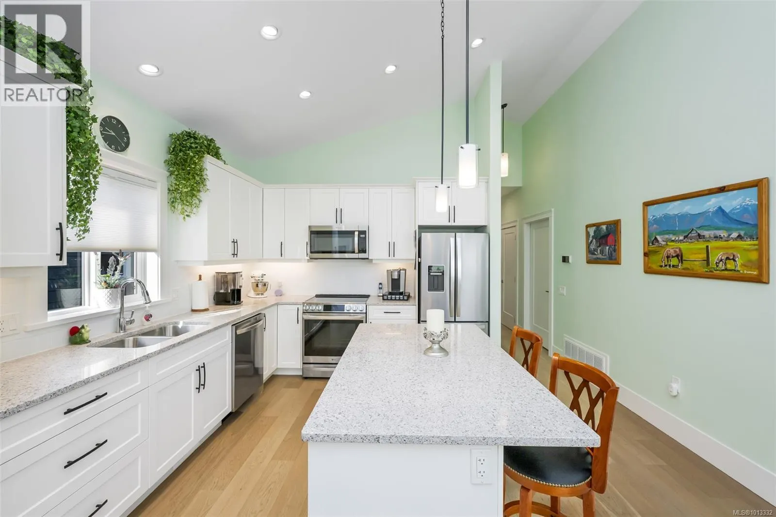 283 Edgewood Cres