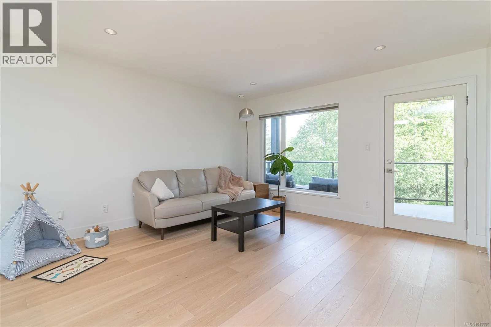 1165 Royal Oak Dr