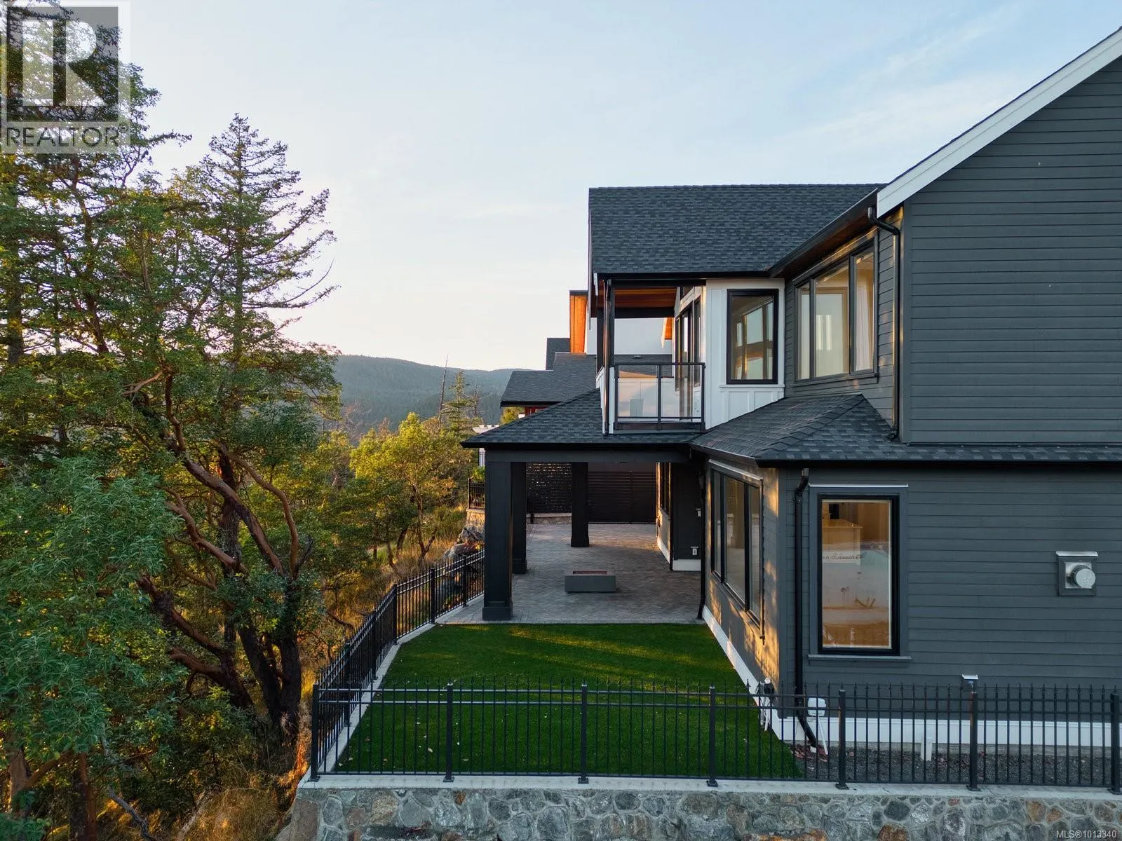 2045 Pinehurst Terr