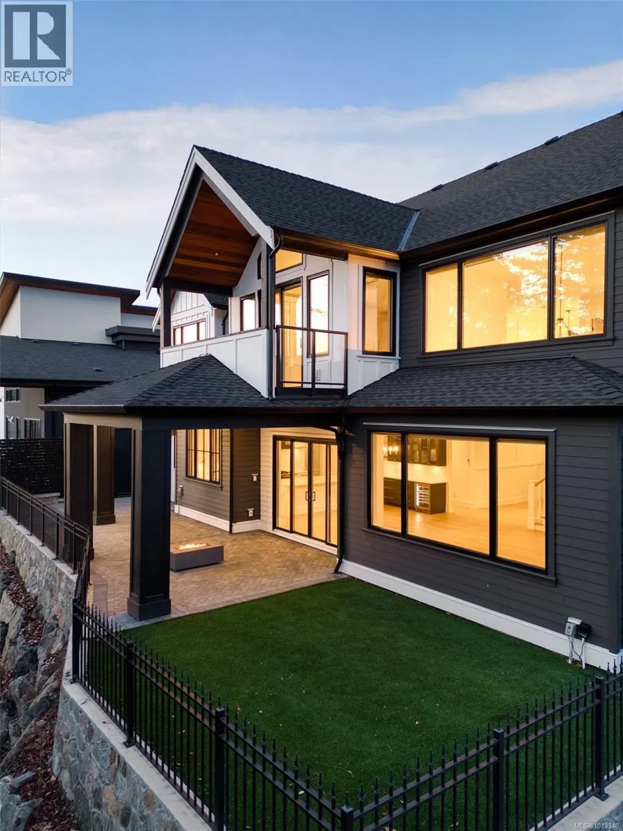 2045 Pinehurst Terr