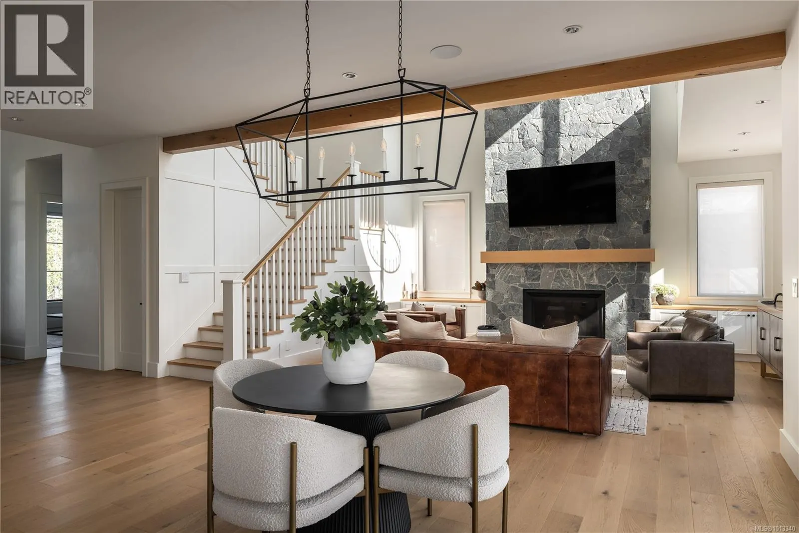 2045 Pinehurst Terr